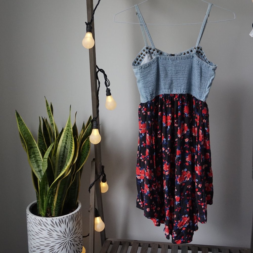 Light dress in jeans and light fabric - Picture 2 of 7